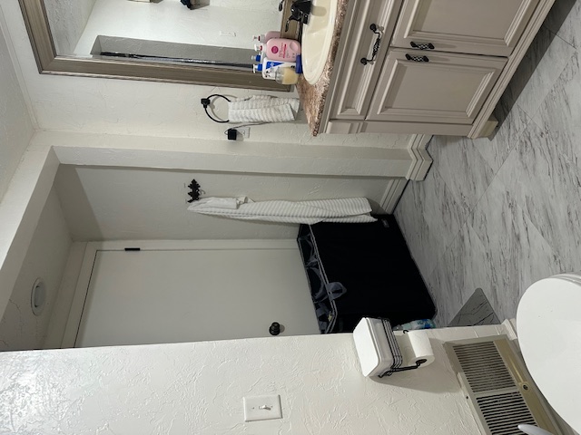 Richfield, Utah, 84701, United States, 5 Bedrooms Bedrooms, ,1 BathroomBathrooms,Residential,For Sale,1766760
