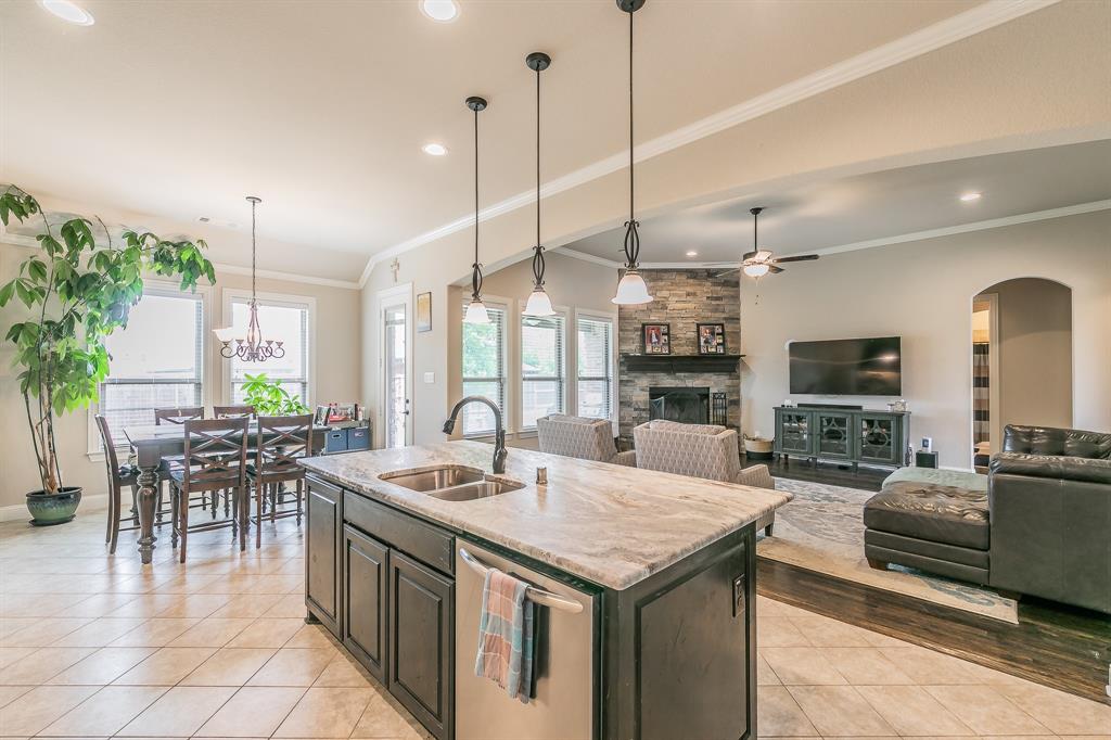 Mansfield, Texas, 76063, United States, 4 Bedrooms Bedrooms, ,3 BathroomsBathrooms,Residential,For Sale,1943219