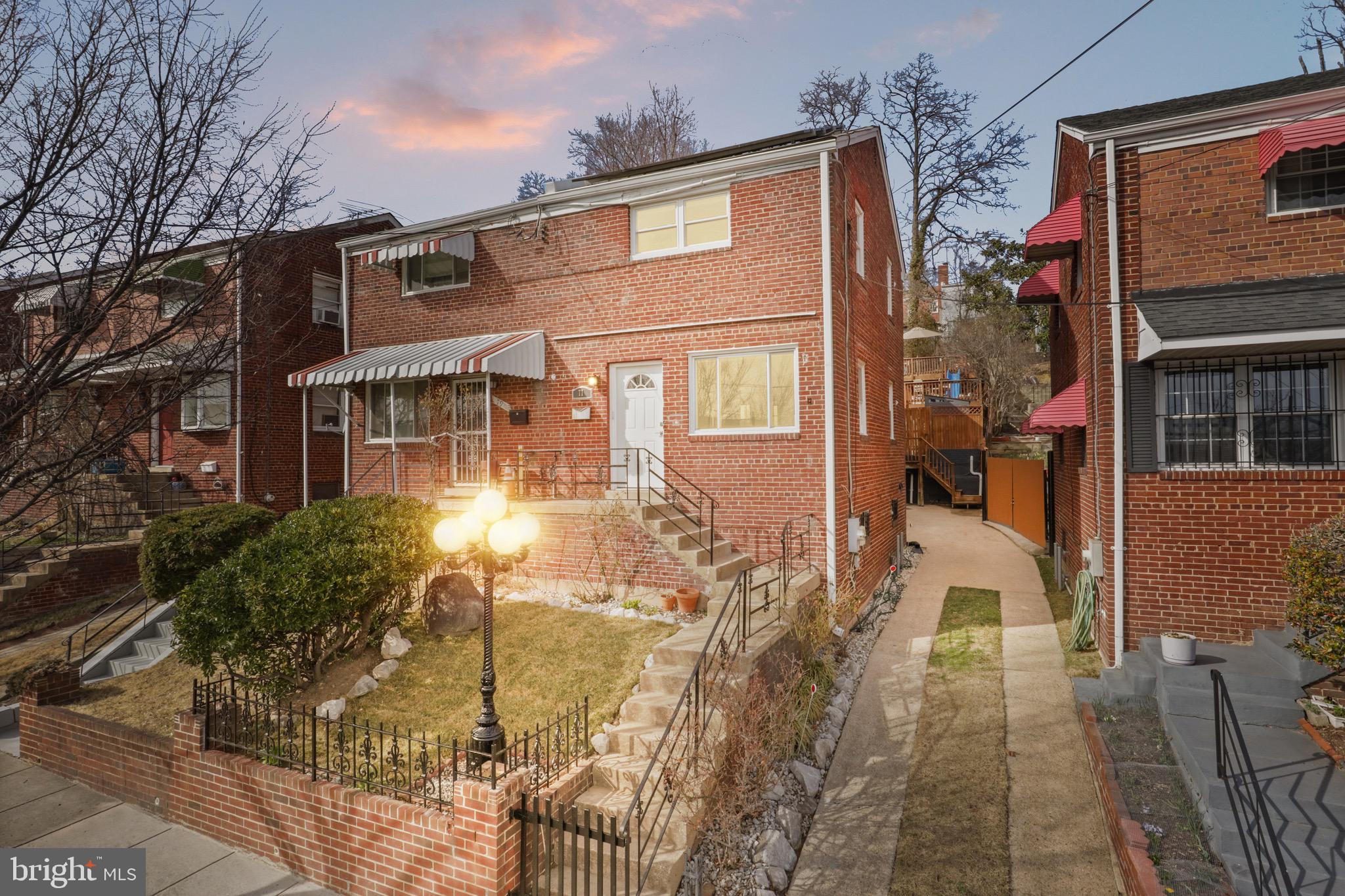 Washington, District of Columbia, 20012, United States, 4 Bedrooms Bedrooms, ,4 BathroomsBathrooms,Residential,For Sale,1864205