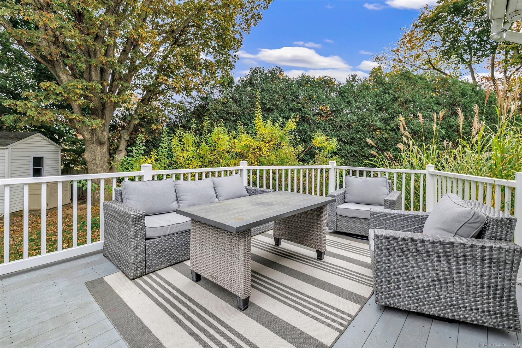 Stratford, Connecticut, 06614, United States, 3 Bedrooms Bedrooms, ,2 BathroomsBathrooms,Residential,For Sale,1978049