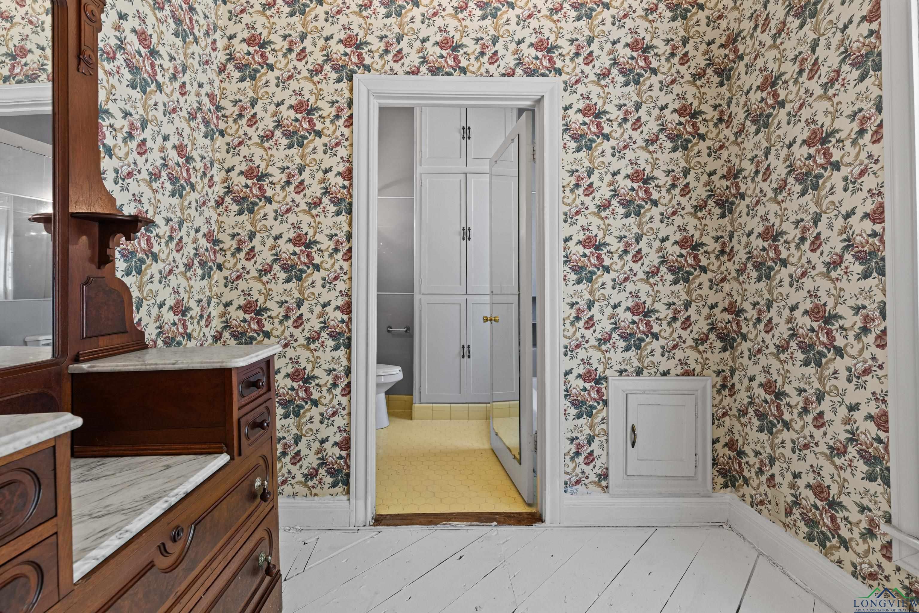 Jefferson, Texas, 75657, United States, 5 Bedrooms Bedrooms, ,5 BathroomsBathrooms,Residential,For Sale,1978271