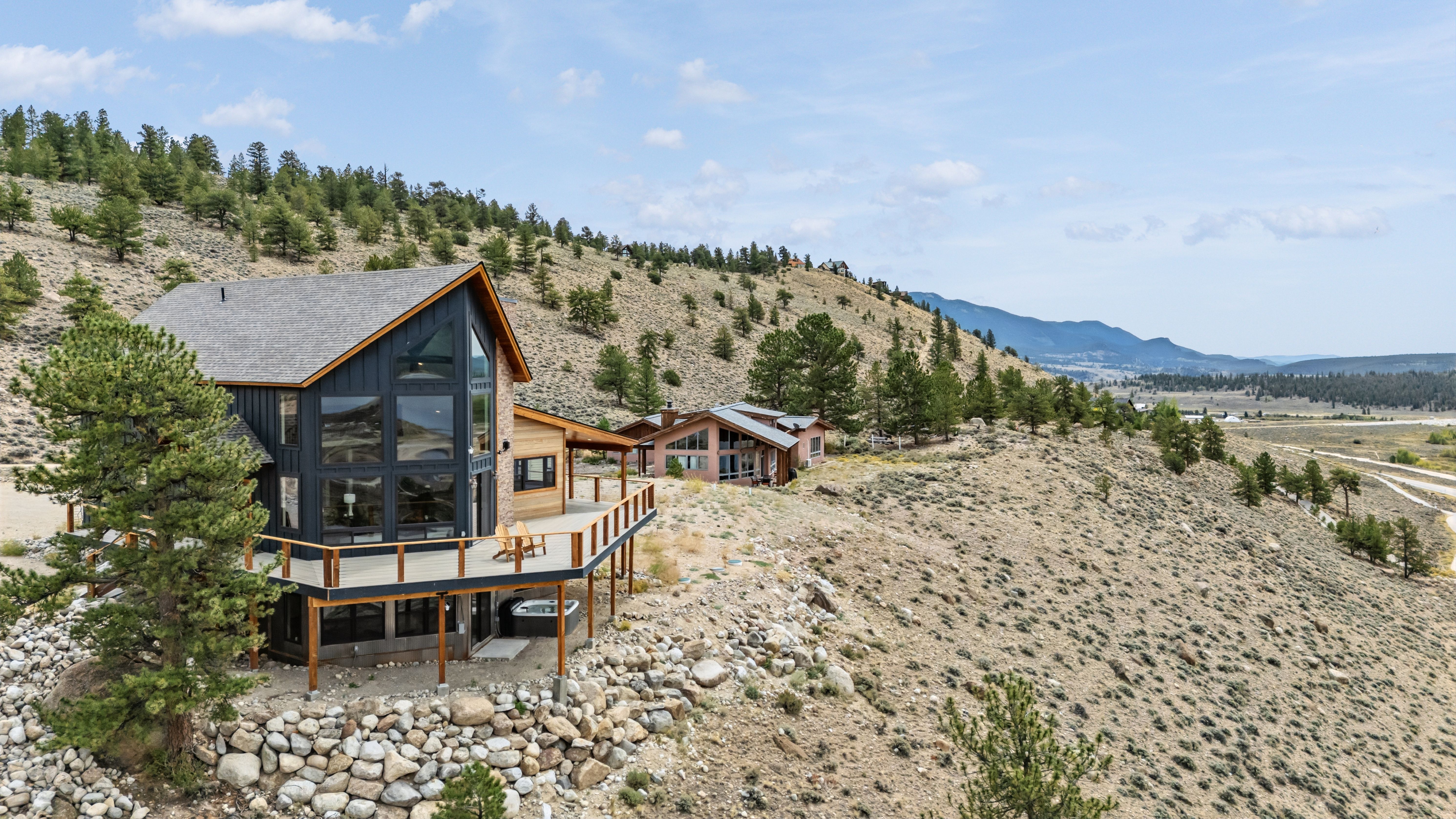  New Construction with Show-Stopping Twin Lakes Views - 物件實景