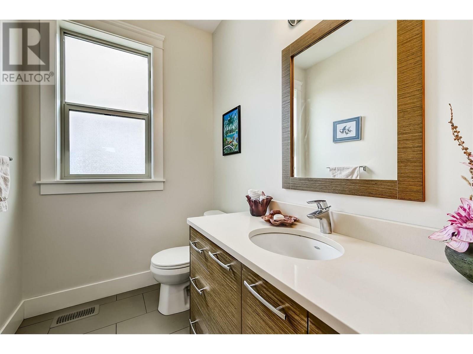 KELOWNA, British Columbia, V1V 2R1, CA, 4 Bedrooms Bedrooms, ,3 BathroomsBathrooms,Residential,For Sale,1839022