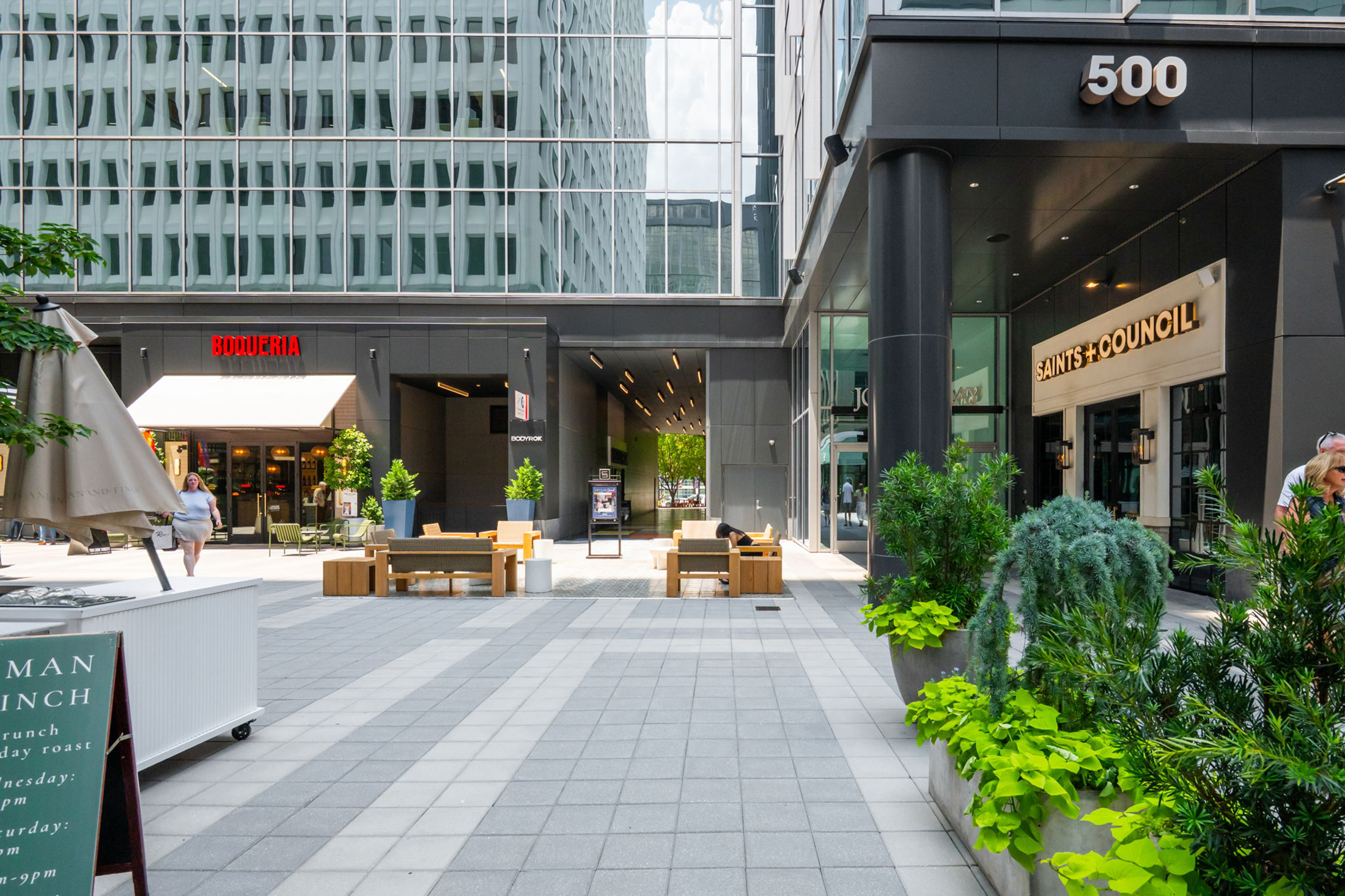  Fully Renovated Two-story Condo in the Iconic Colony House at Colony Square - 物件實景
