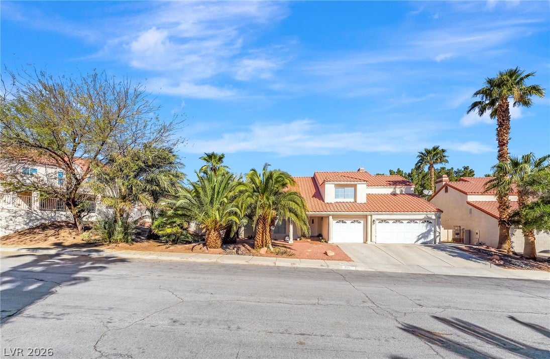 Henderson, Nevada, 89014, United States, 4 Bedrooms Bedrooms, ,3 BathroomsBathrooms,Residential,For Sale,2028376
