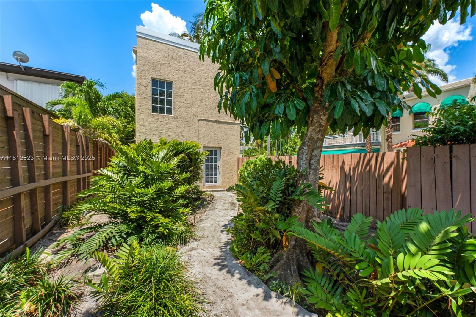 Miami, Florida, 33133, United States, 5 Bedrooms Bedrooms, ,5 BathroomsBathrooms,Residential,For Sale,1838928