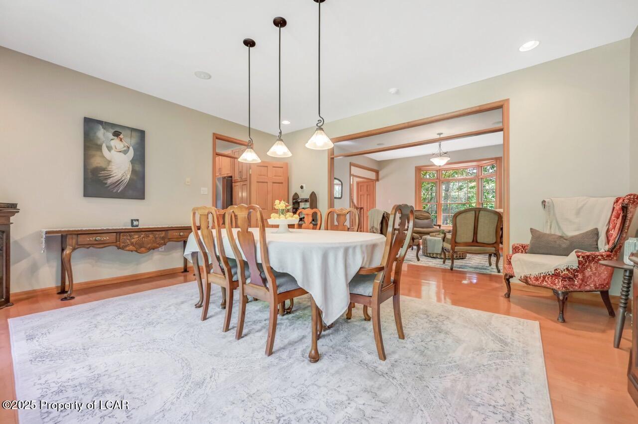 Mountain Top, Pennsylvania, 18707, United States, 4 Bedrooms Bedrooms, ,5 BathroomsBathrooms,Residential,For Sale,1944925