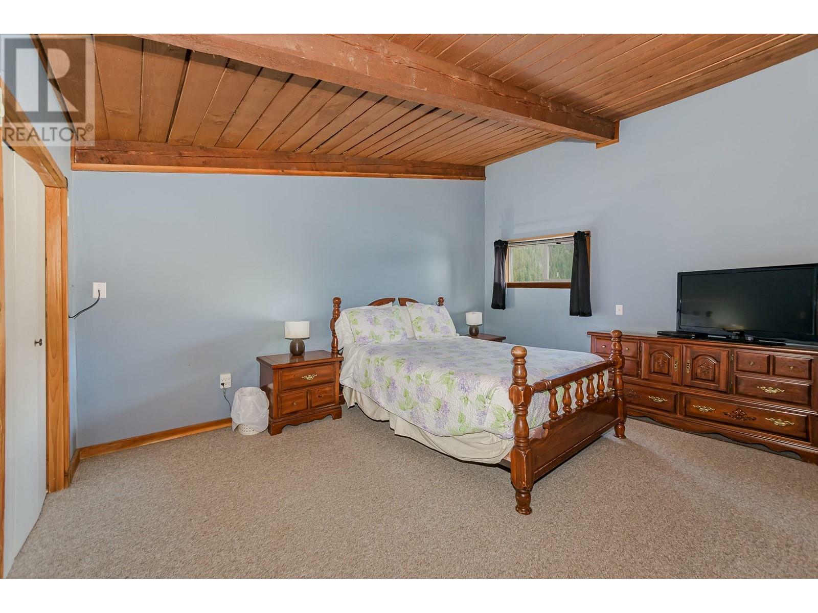 REVELSTOKE, British Columbia, V0E 2S0, CA, 4 Bedrooms Bedrooms, ,2 BathroomsBathrooms,Residential,For Sale,1838033