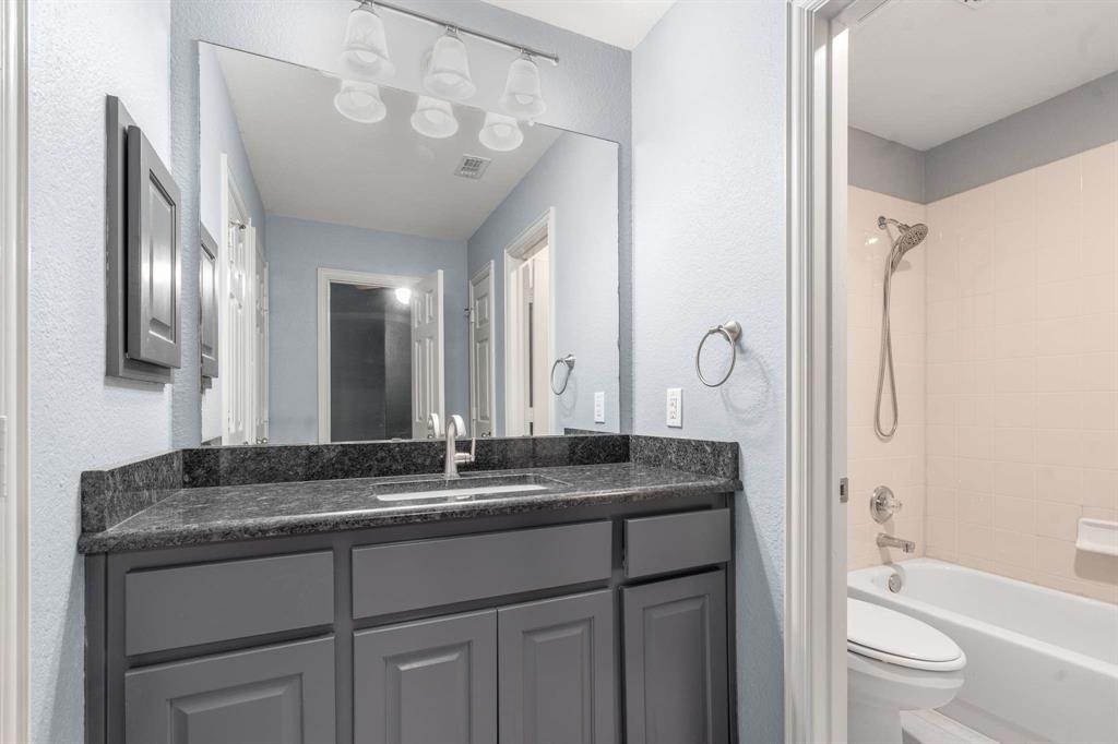 Rowlett, Texas, 75089, United States, 4 Bedrooms Bedrooms, ,4 BathroomsBathrooms,Residential,For Sale,1826622
