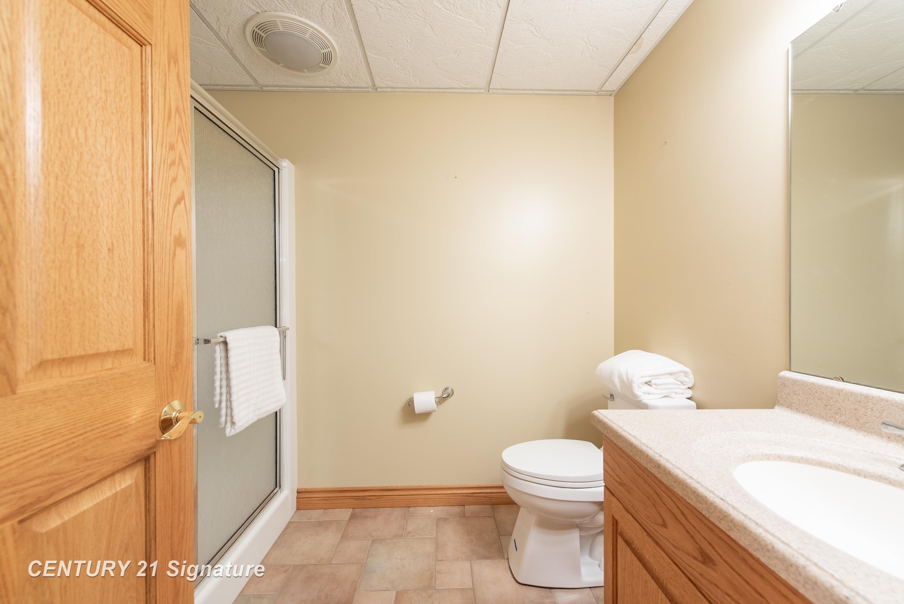 Midland, Michigan, 48642, United States, 4 Bedrooms Bedrooms, ,4 BathroomsBathrooms,Residential,For Sale,1981161