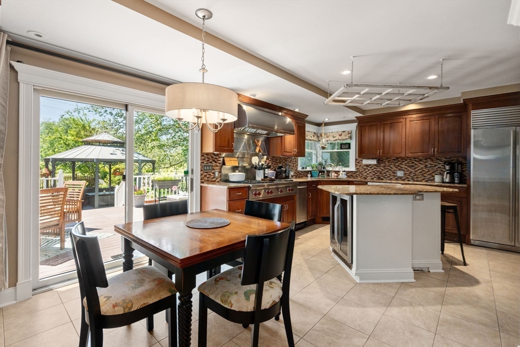 Swansea, Massachusetts, 02777, United States, 3 Bedrooms Bedrooms, ,2 BathroomsBathrooms,Residential,For Sale,1847611