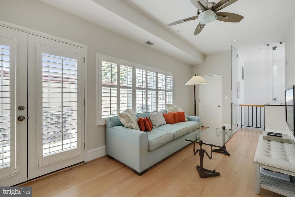 Washington, District of Columbia, 20009, United States, 3 Bedrooms Bedrooms, ,3 BathroomsBathrooms,Residential,For Sale,2027889