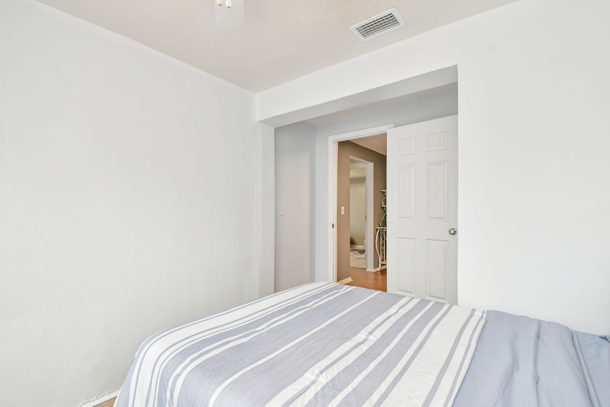 Dunedin, Florida, 34698, United States, 2 Bedrooms Bedrooms, ,1 BathroomBathrooms,Residential,For Sale,1983478