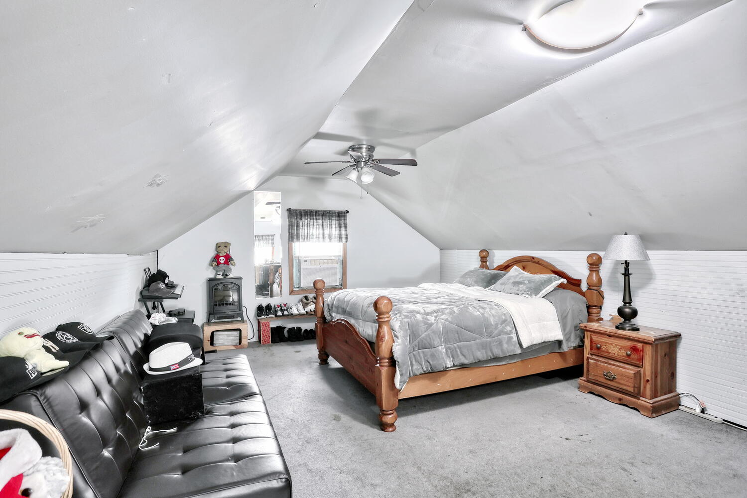 Clifton, New Jersey, 07011, United States, 2 Bedrooms Bedrooms, ,2 BathroomsBathrooms,Residential,For Sale,1975709