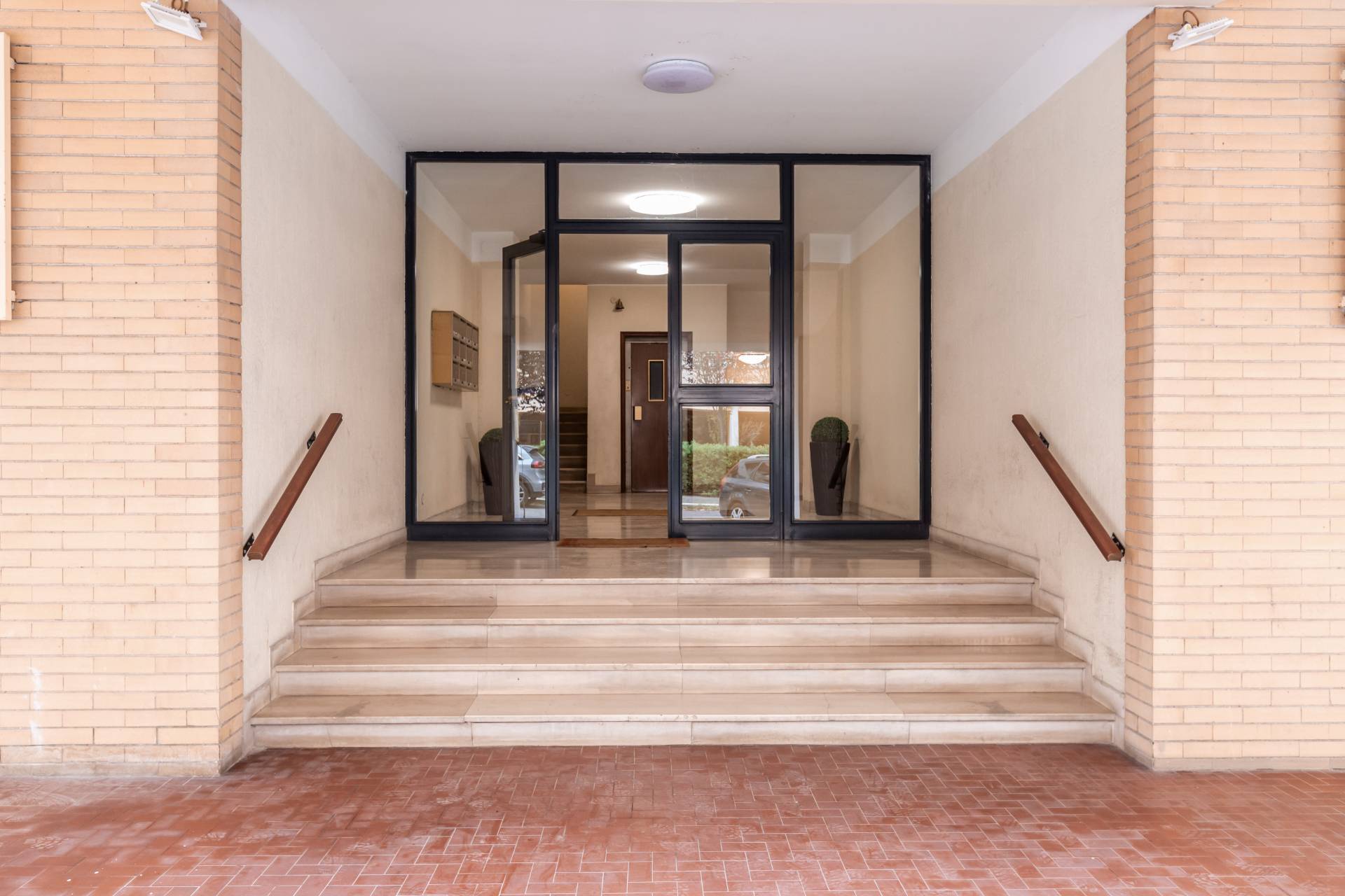 Roma, Roma, 00100, IT, 5 Bedrooms Bedrooms, ,3 BathroomsBathrooms,Residential,For Sale,1738705
