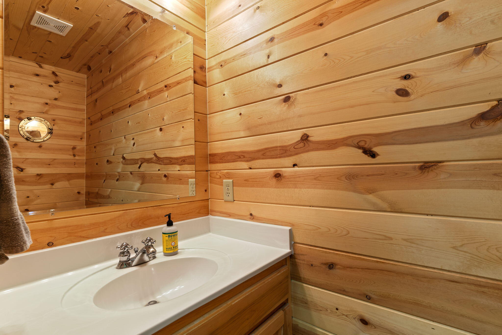 Parowan, Utah, 84761, United States, 5 Bedrooms Bedrooms, ,5 BathroomsBathrooms,Residential,For Sale,1976313