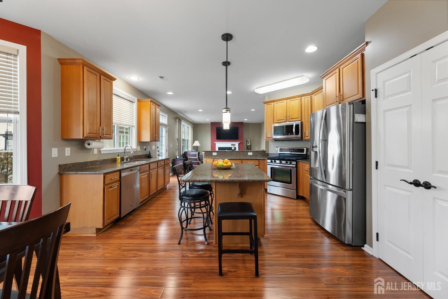Piscataway, New Jersey, 08854, United States, 4 Bedrooms Bedrooms, ,3 BathroomsBathrooms,Residential,For Sale,1889779