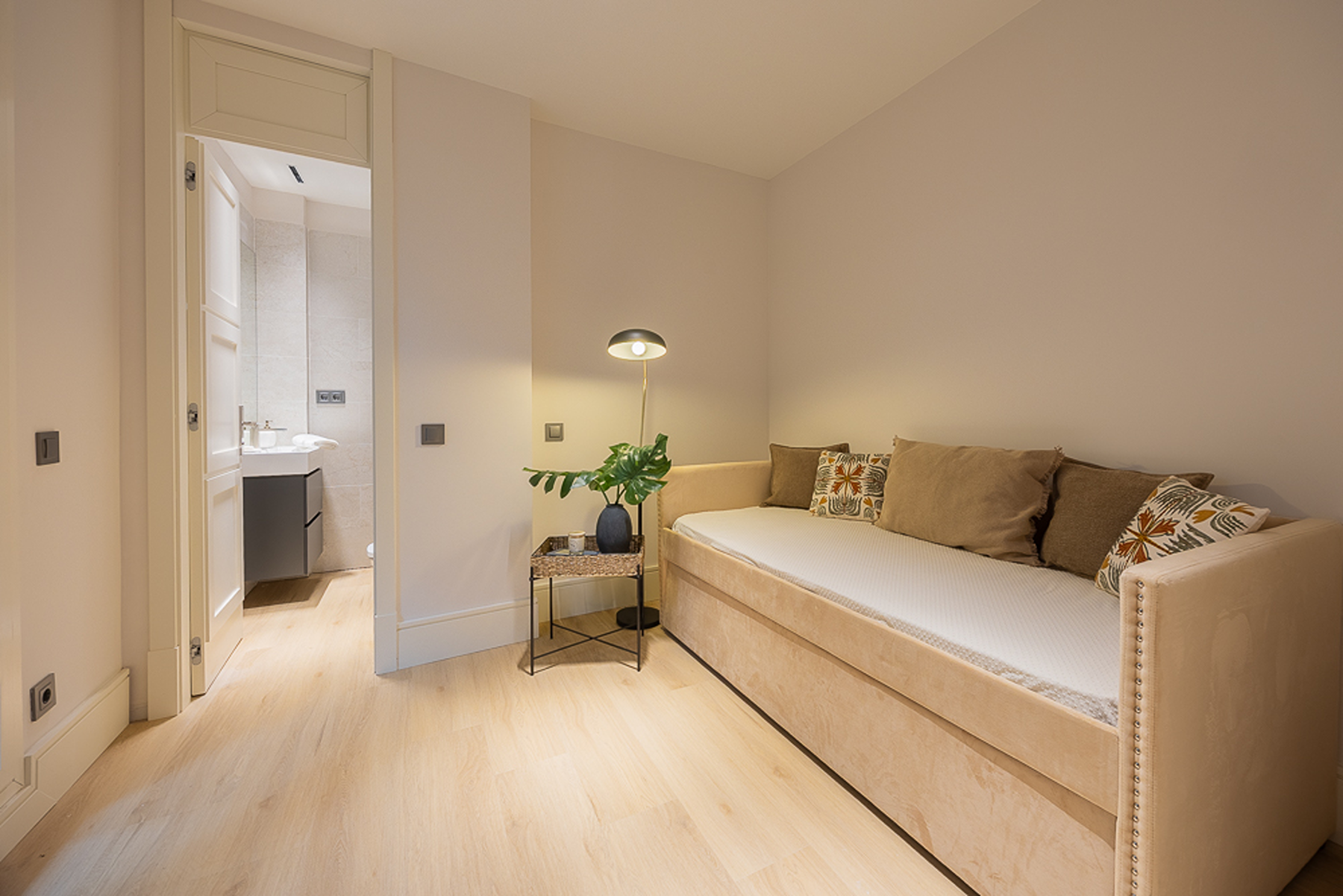  Fantastic 4-bedroom home with a private patio, in the Salamanca neighborhood. - 物件實景