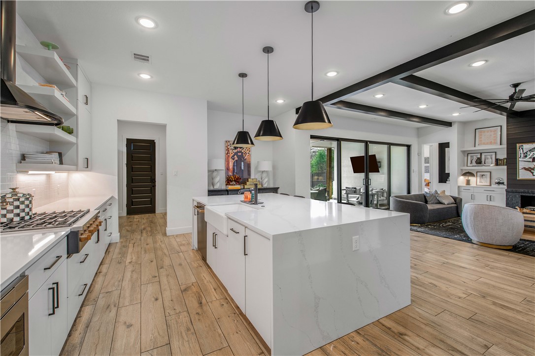 Bryan, Texas, 77802, United States, 5 Bedrooms Bedrooms, ,5 BathroomsBathrooms,Residential,For Sale,2001196