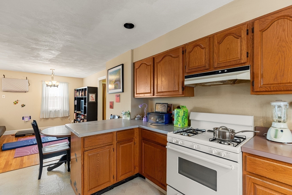Malden, Massachusetts, 02148, United States, 8 Bedrooms Bedrooms, ,3 BathroomsBathrooms,Residential,For Sale,2049419