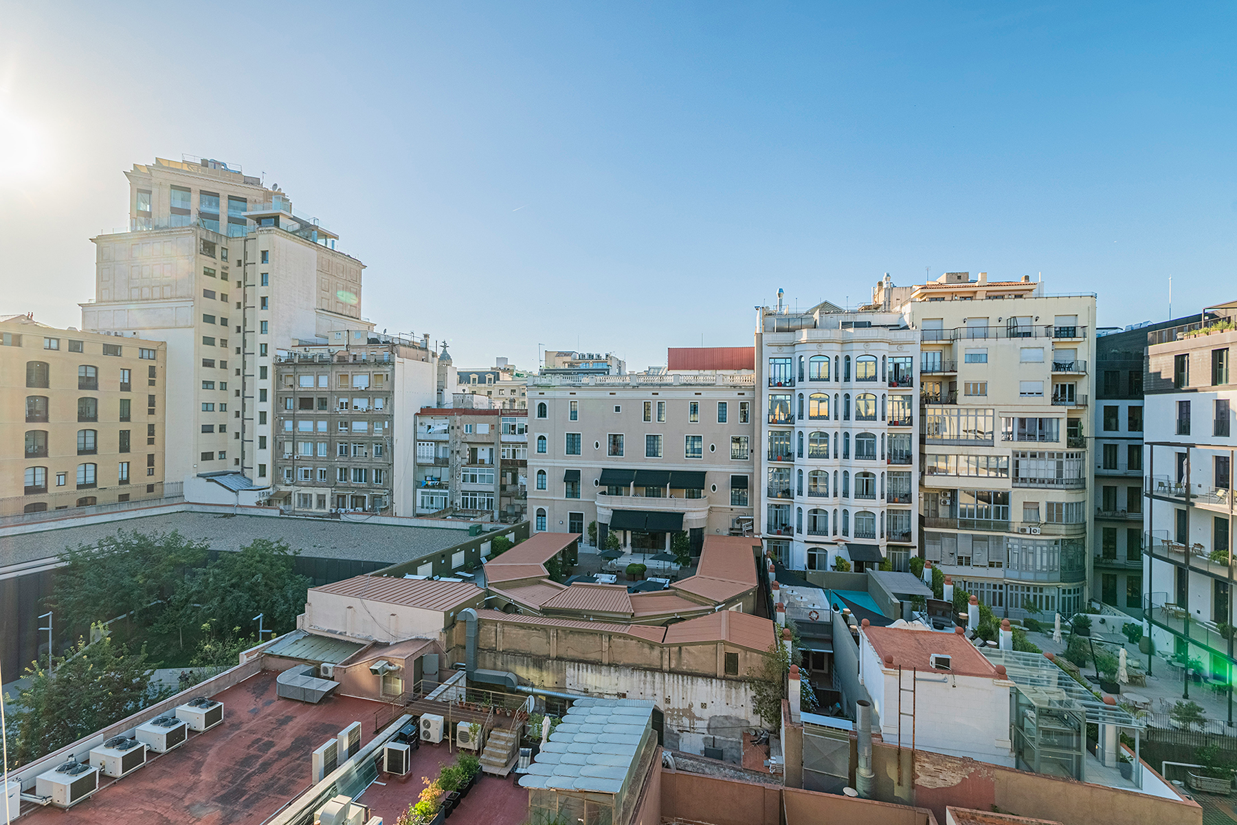  Elegant Three-Bedroom Flat with Terrace Next to Plaça Catalunya - 物件實景
