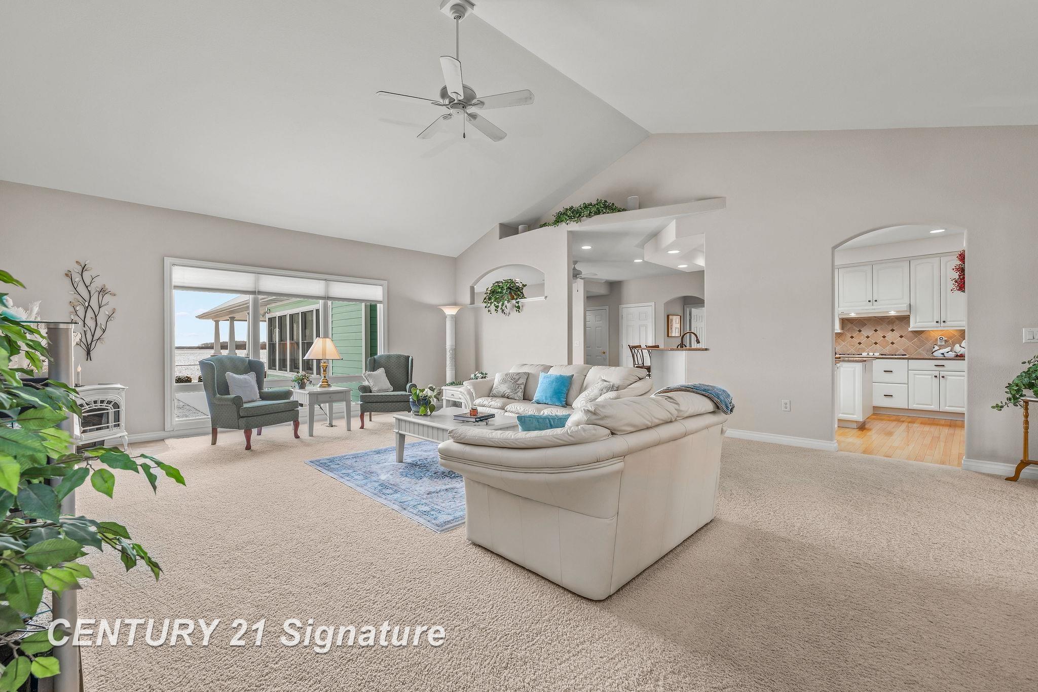 Freeland, Michigan, 48623, United States, 5 Bedrooms Bedrooms, ,4 BathroomsBathrooms,Residential,For Sale,1973671