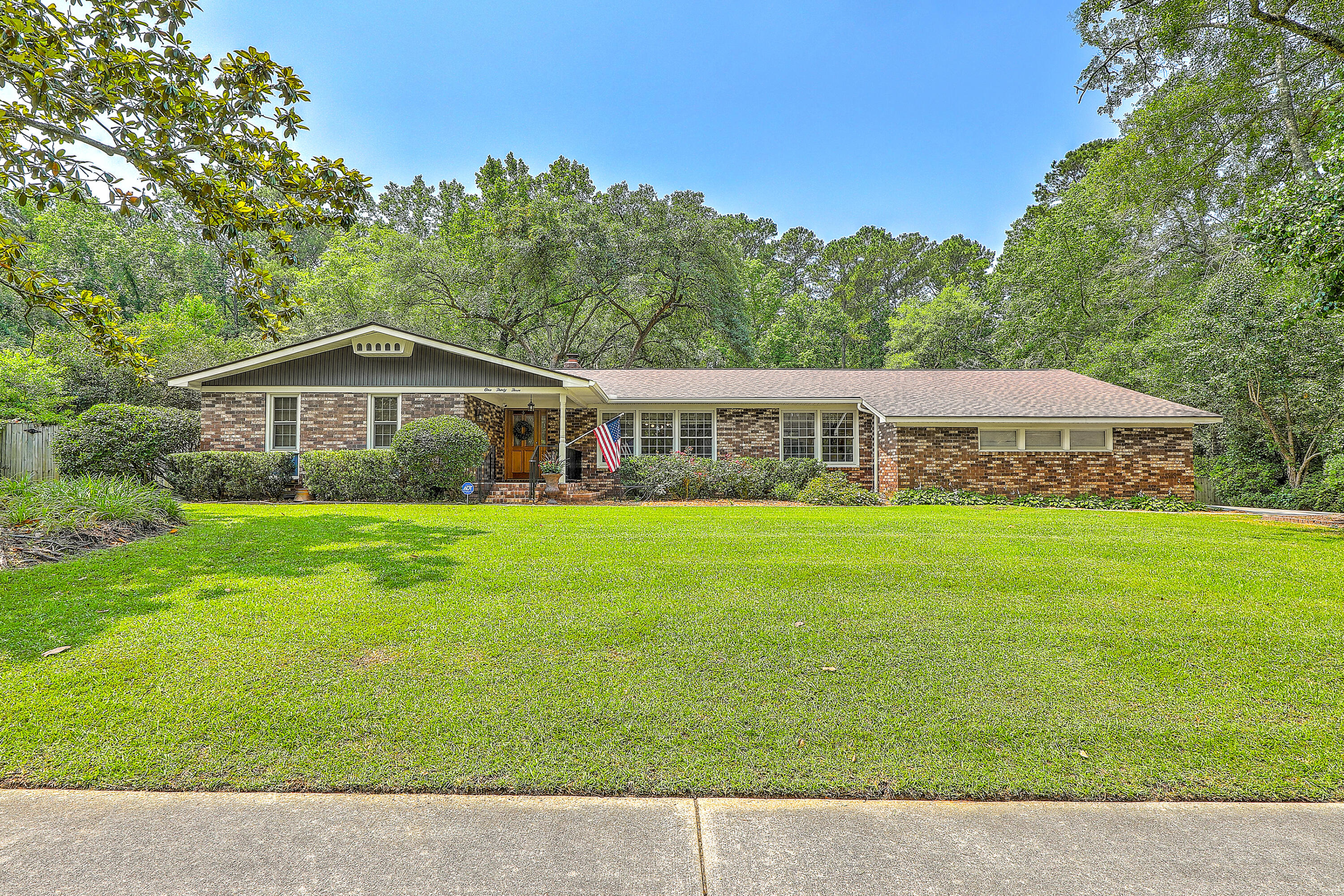 Summerville, South Carolina, 29485, United States, 4 Bedrooms Bedrooms, ,3 BathroomsBathrooms,Residential,For Sale,1922854