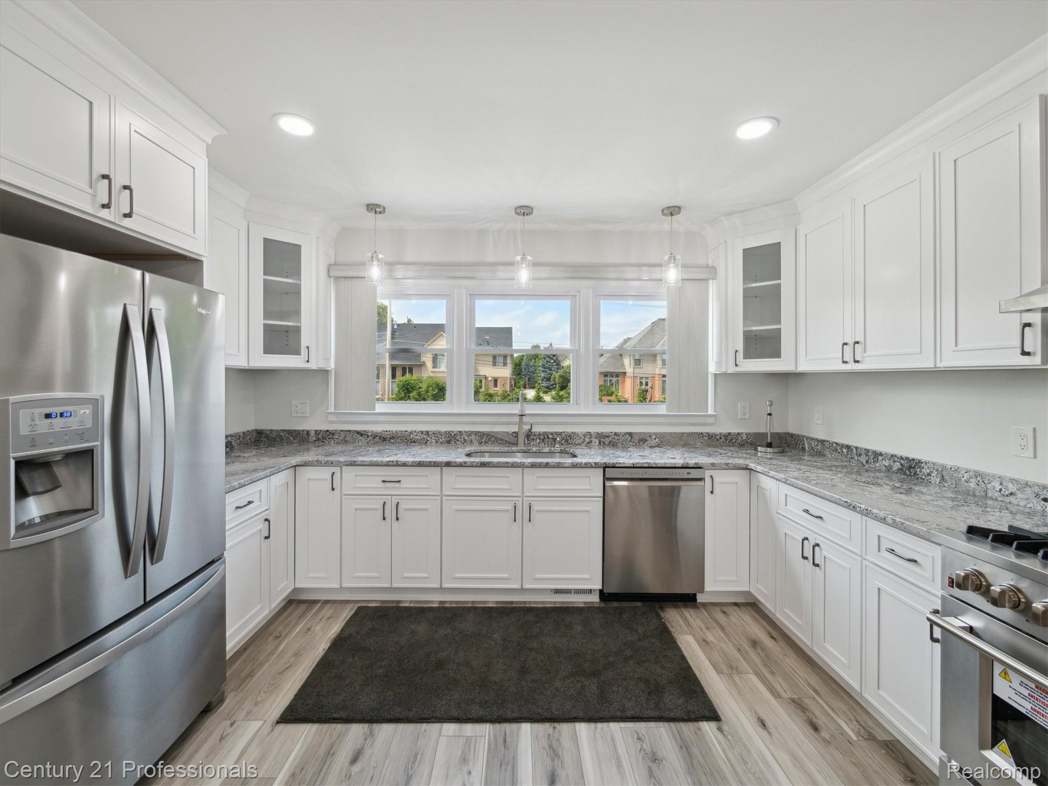 FarmingtonHills, Michigan, 48167, United States, 4 Bedrooms Bedrooms, ,4 BathroomsBathrooms,Residential,For Sale,1895323