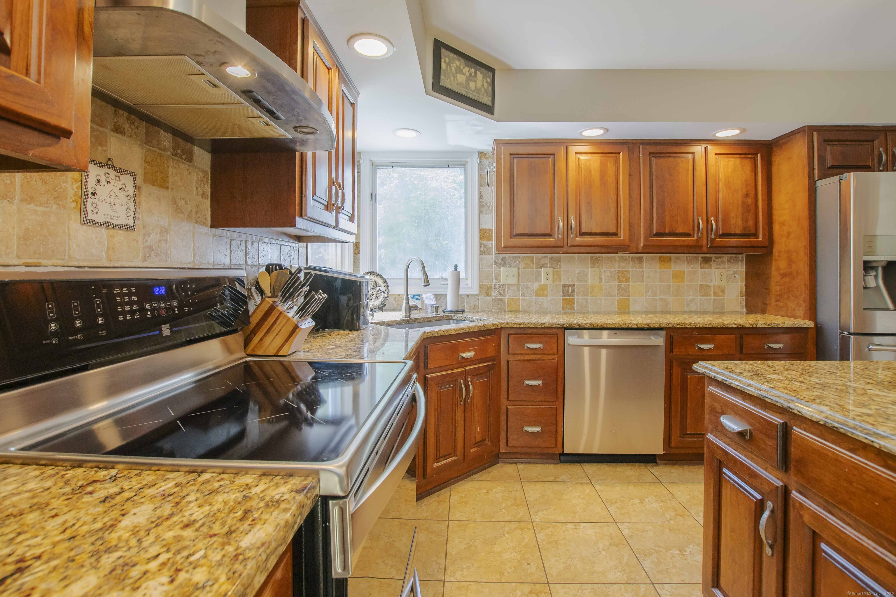 New Fairfield, Connecticut, 06812, United States, 4 Bedrooms Bedrooms, ,3 BathroomsBathrooms,Residential,For Sale,1940066