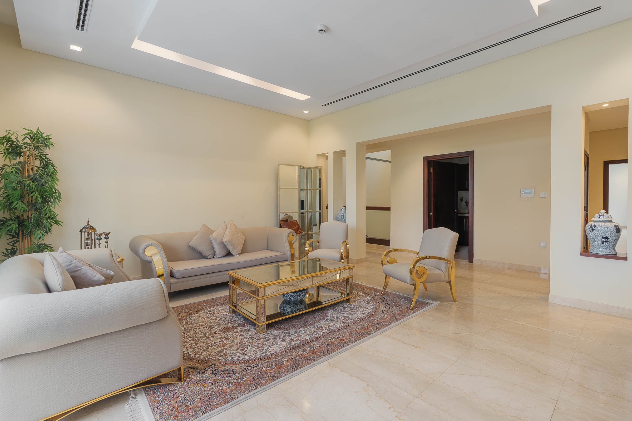  Villa on Private Corner Plot in District One - 物件實景