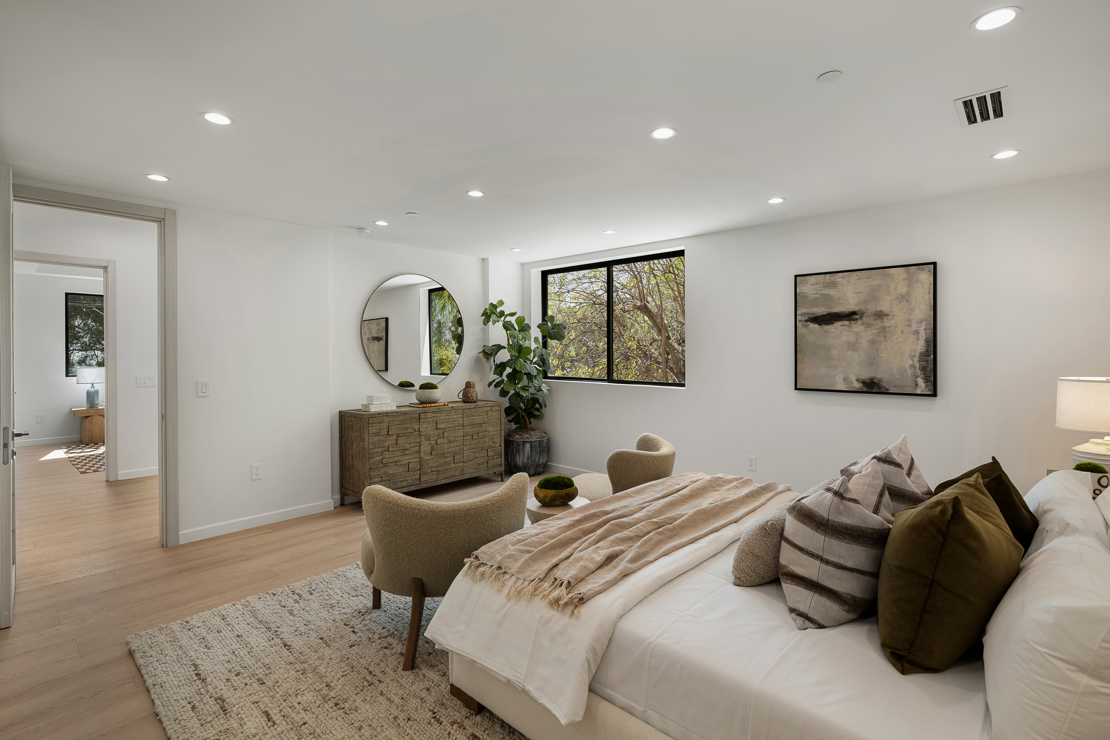  2119 Ewing St - 物件實景