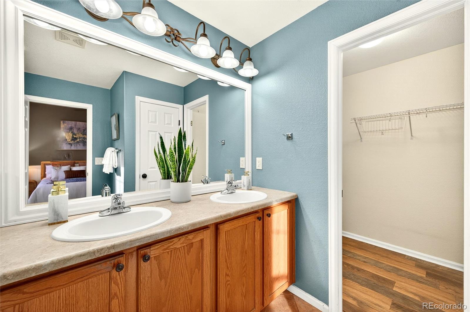 Castle Rock, Colorado, 80108, United States, 2 Bedrooms Bedrooms, ,3 BathroomsBathrooms,Residential,For Sale,1992912