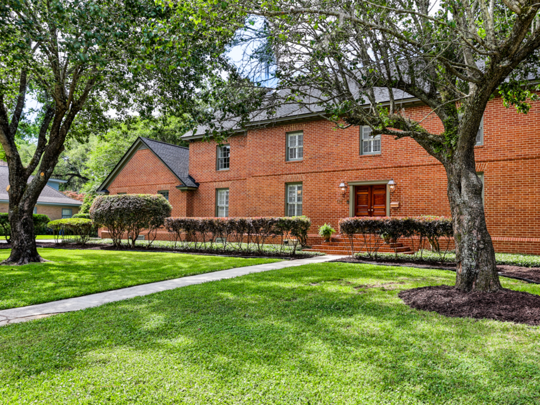  Grand Colonial Estate is Rare Find in the Heart of Midtown - 物件實景