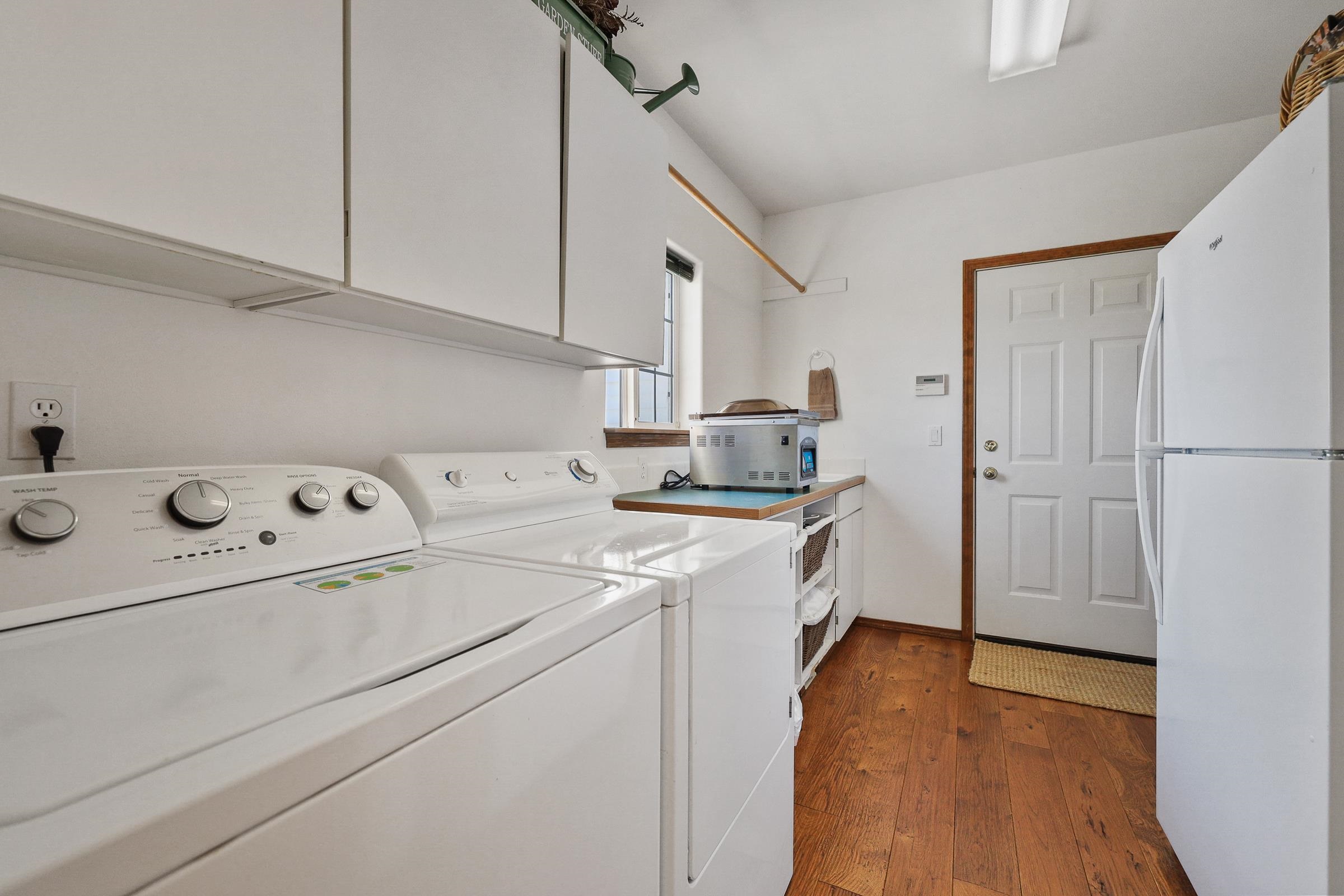 Mead, Washington, 99021, United States, 5 Bedrooms Bedrooms, ,5 BathroomsBathrooms,Residential,For Sale,1838740