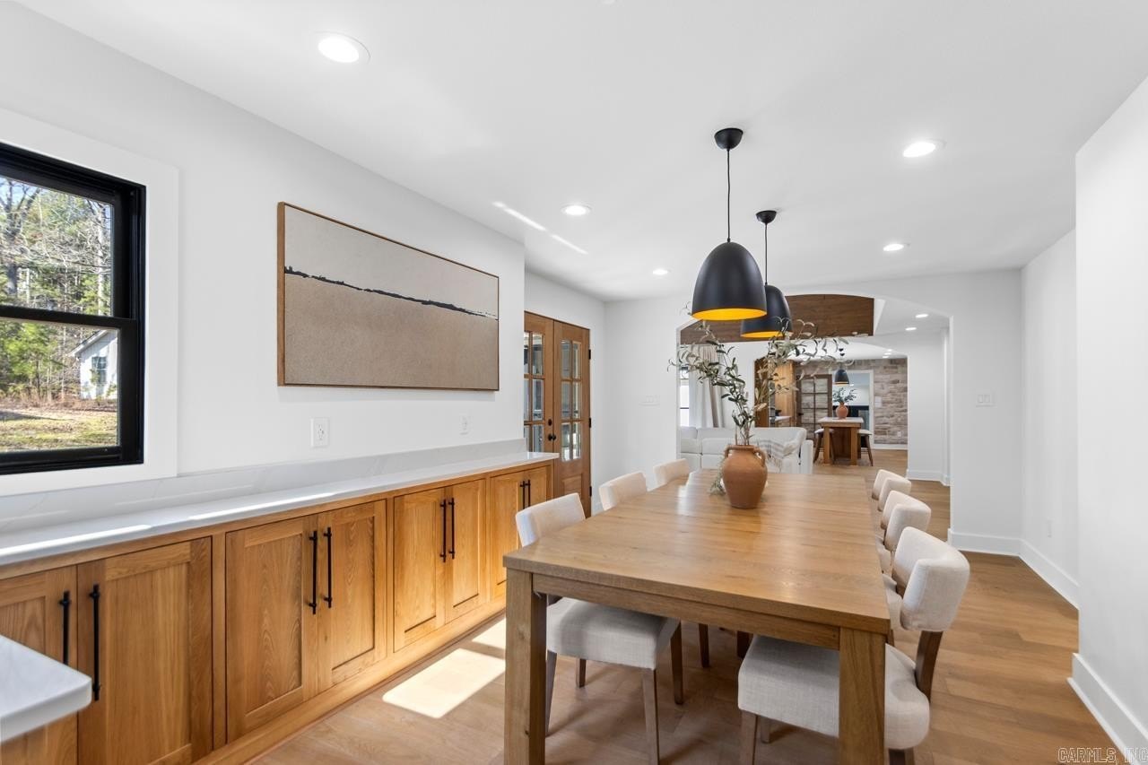 Alexander, Arkansas, 72002, United States, 6 Bedrooms Bedrooms, ,4 BathroomsBathrooms,Residential,For Sale,1986136