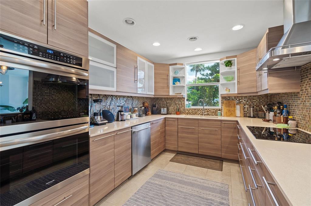 Sarasota, Florida, 34234, United States, 2 Bedrooms Bedrooms, ,2 BathroomsBathrooms,Residential,For Sale,1838237