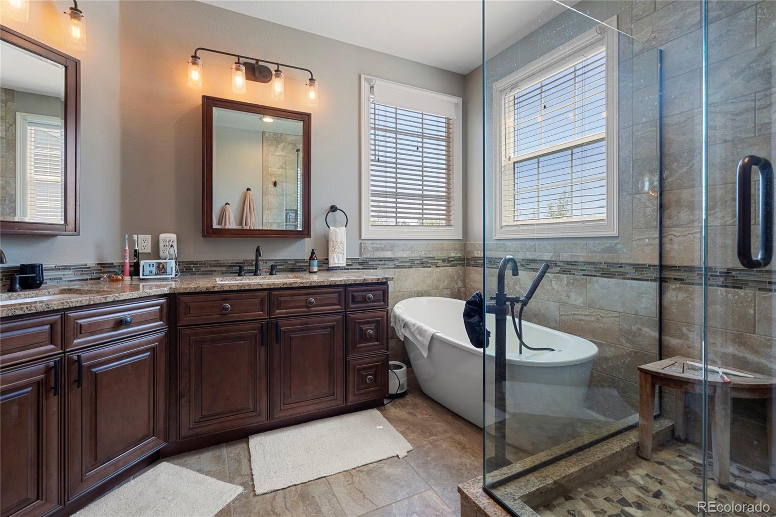 Centennial, Colorado, 80016, United States, 5 Bedrooms Bedrooms, ,4 BathroomsBathrooms,Residential,For Sale,1838823