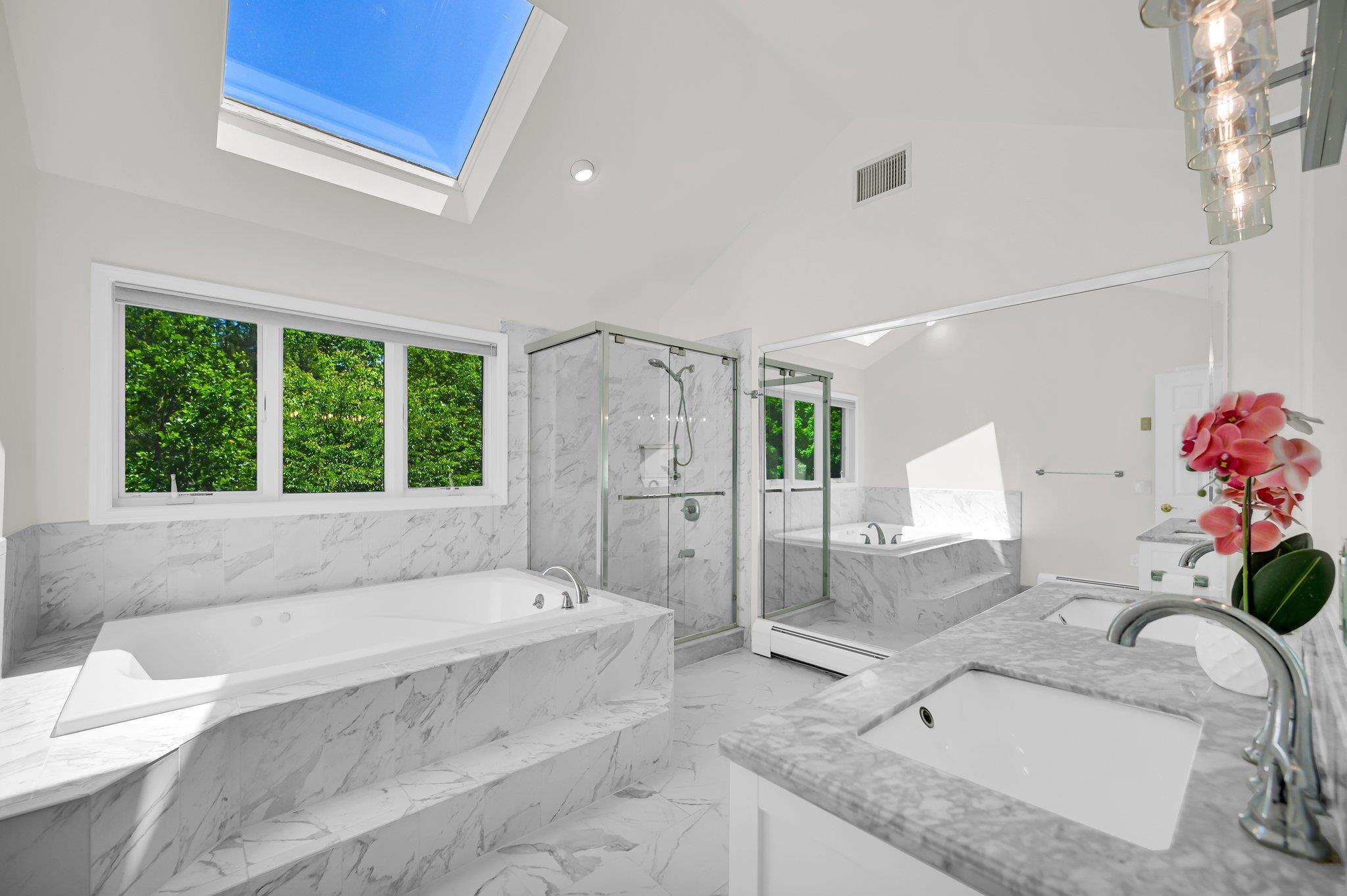 New City, New York, 10956, United States, 6 Bedrooms Bedrooms, ,4 BathroomsBathrooms,Residential,For Sale,1830143