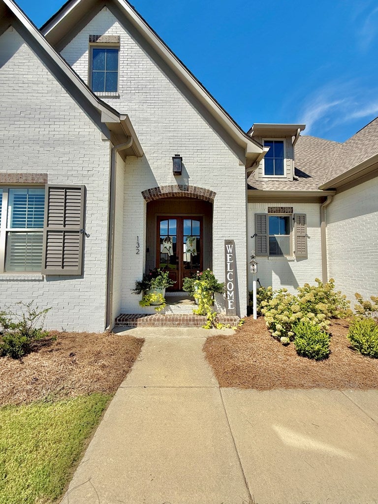 OXFORD, Mississippi, 38655, United States, 4 Bedrooms Bedrooms, ,4 BathroomsBathrooms,Residential,For Sale,1933642
