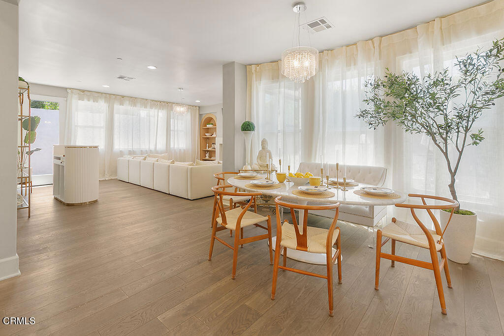 Thousand Oaks, California, 91362, United States, 4 Bedrooms Bedrooms, ,4 BathroomsBathrooms,Residential,For Sale,1997017