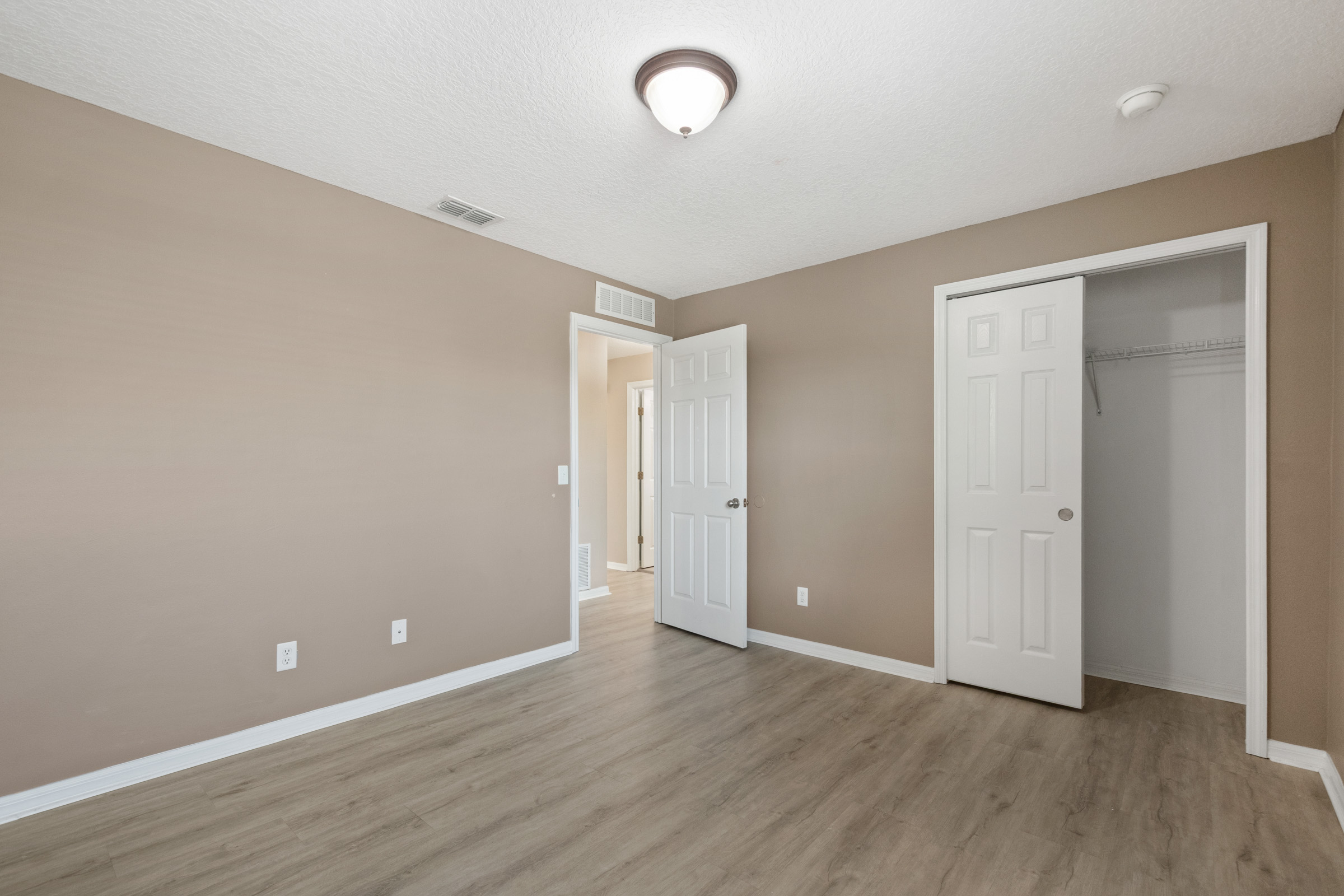 Winter Garden, Florida, 34787, United States, 5 Bedrooms Bedrooms, ,3 BathroomsBathrooms,Residential,For Sale,1935885