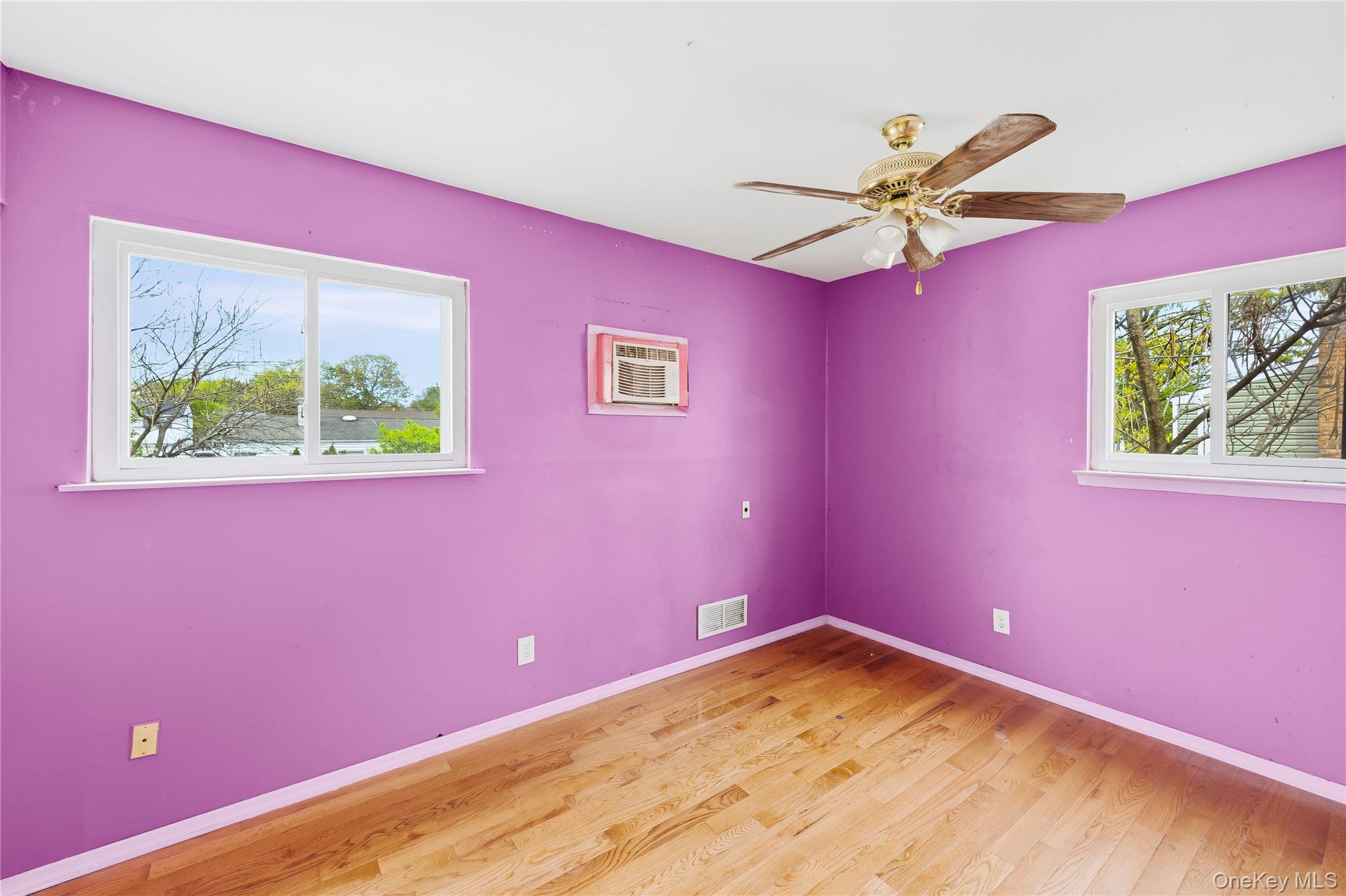 Selden, New York, 11784, United States, 5 Bedrooms Bedrooms, ,2 BathroomsBathrooms,Residential,For Sale,2049054