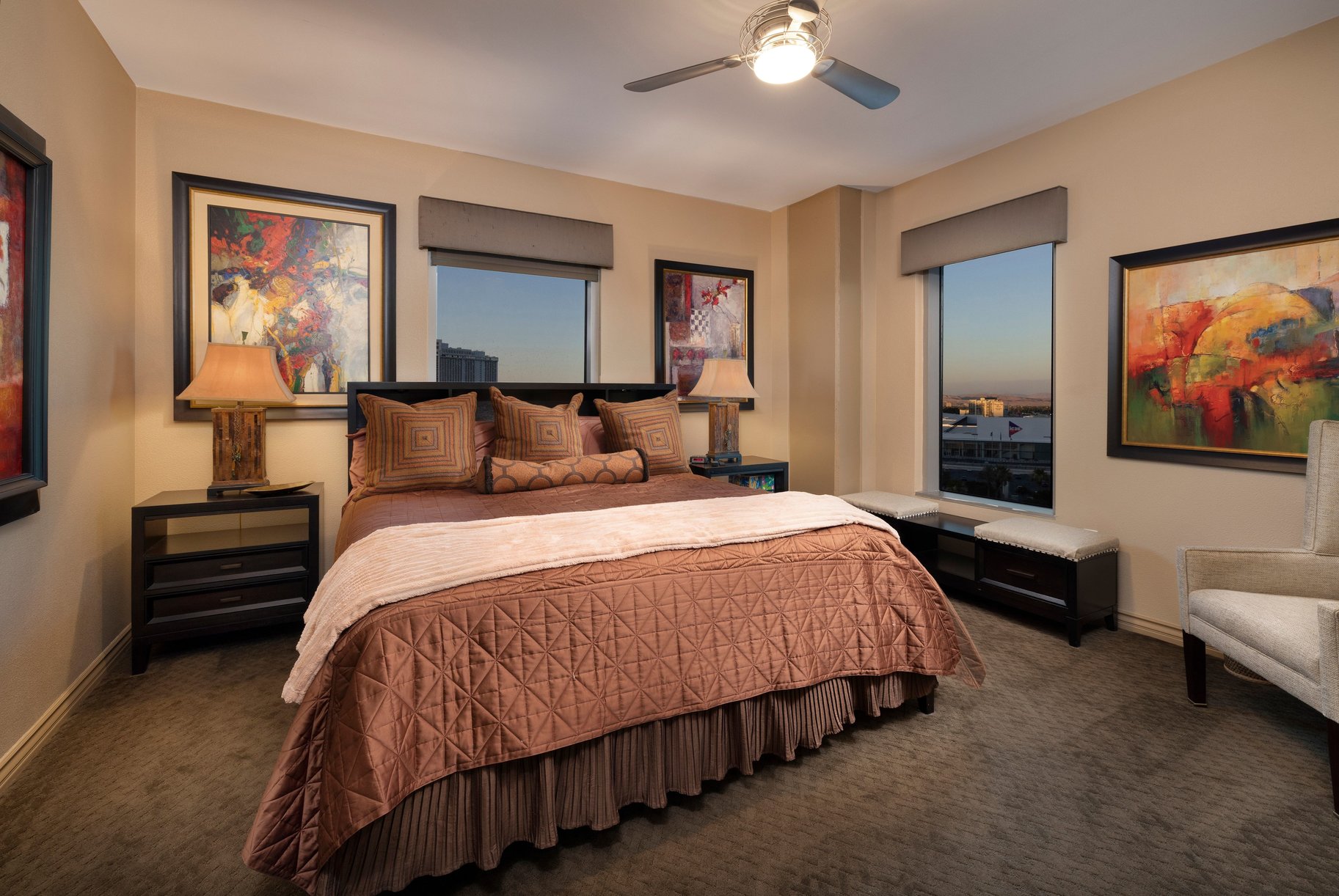  From Sunrise to Neon: Unrivaled Views of the Strip, Sphere & Valley Beyond - 物件實景