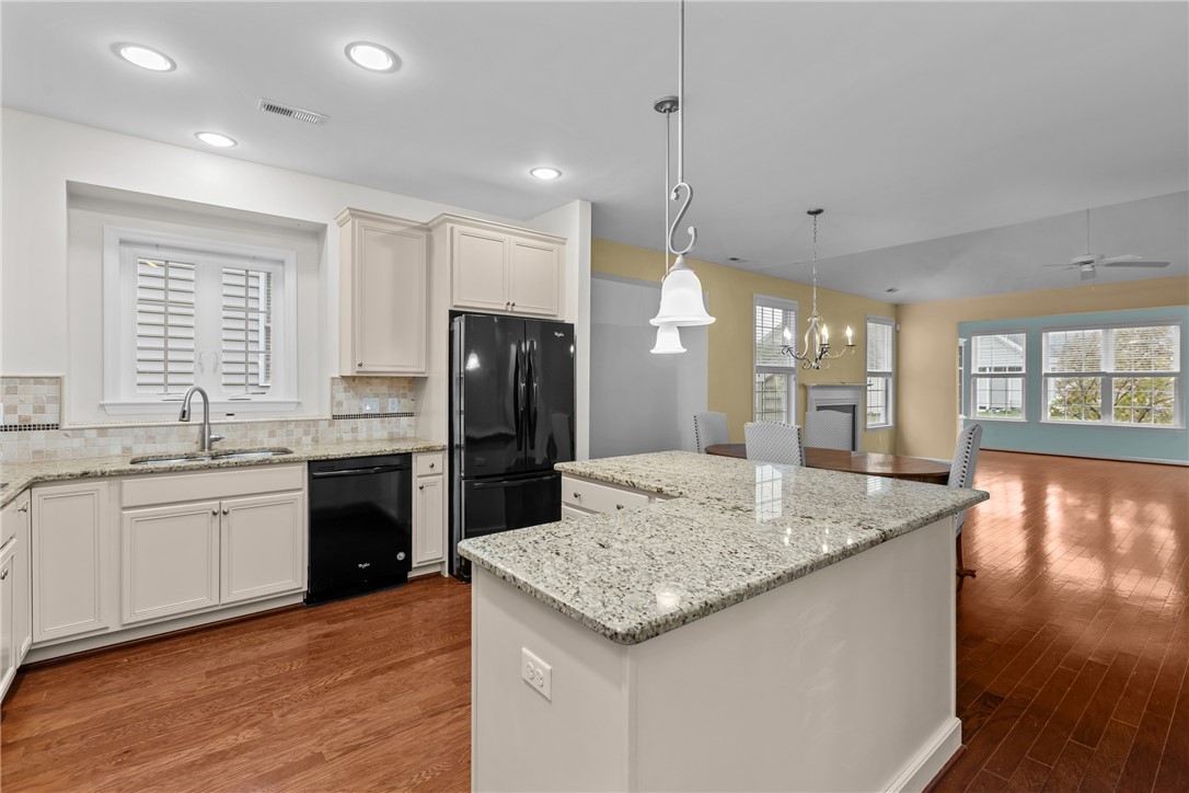 Sewickley, Pennsylvania, 15143, United States, 2 Bedrooms Bedrooms, ,2 BathroomsBathrooms,Residential,For Sale,1968653