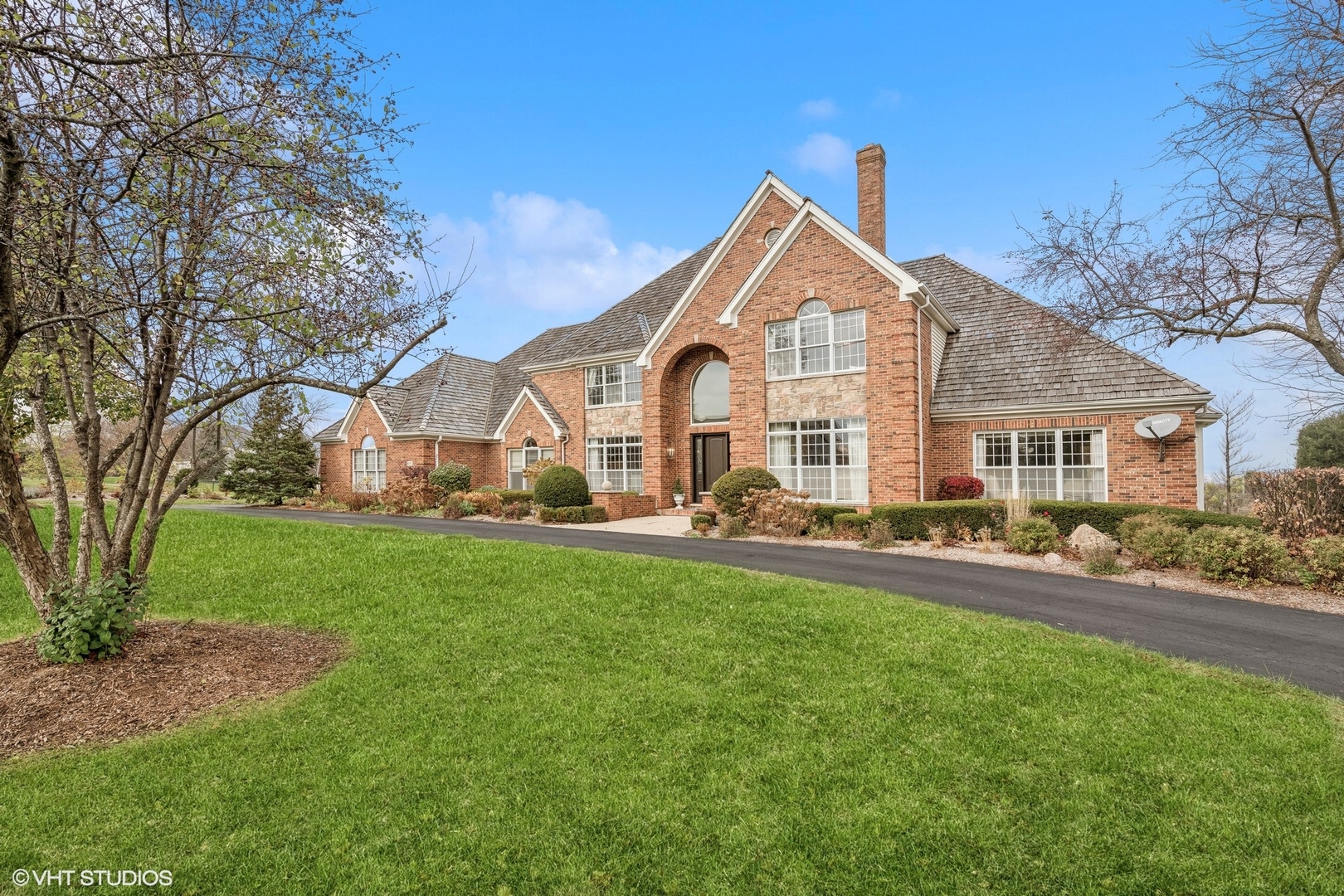 Inverness, Illinois, 60010, United States, 5 Bedrooms Bedrooms, ,6 BathroomsBathrooms,Residential,For Sale,1927406