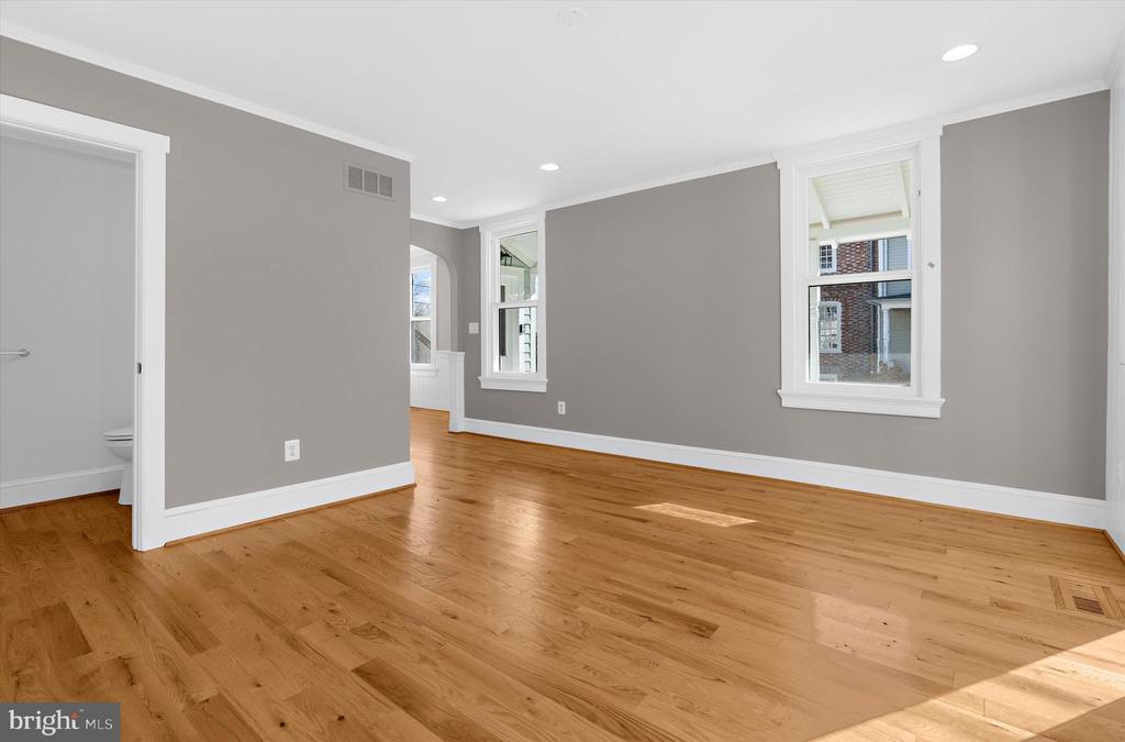 Chestertown, Maryland, 21620, United States, 5 Bedrooms Bedrooms, ,5 BathroomsBathrooms,Residential,For Sale,1988970