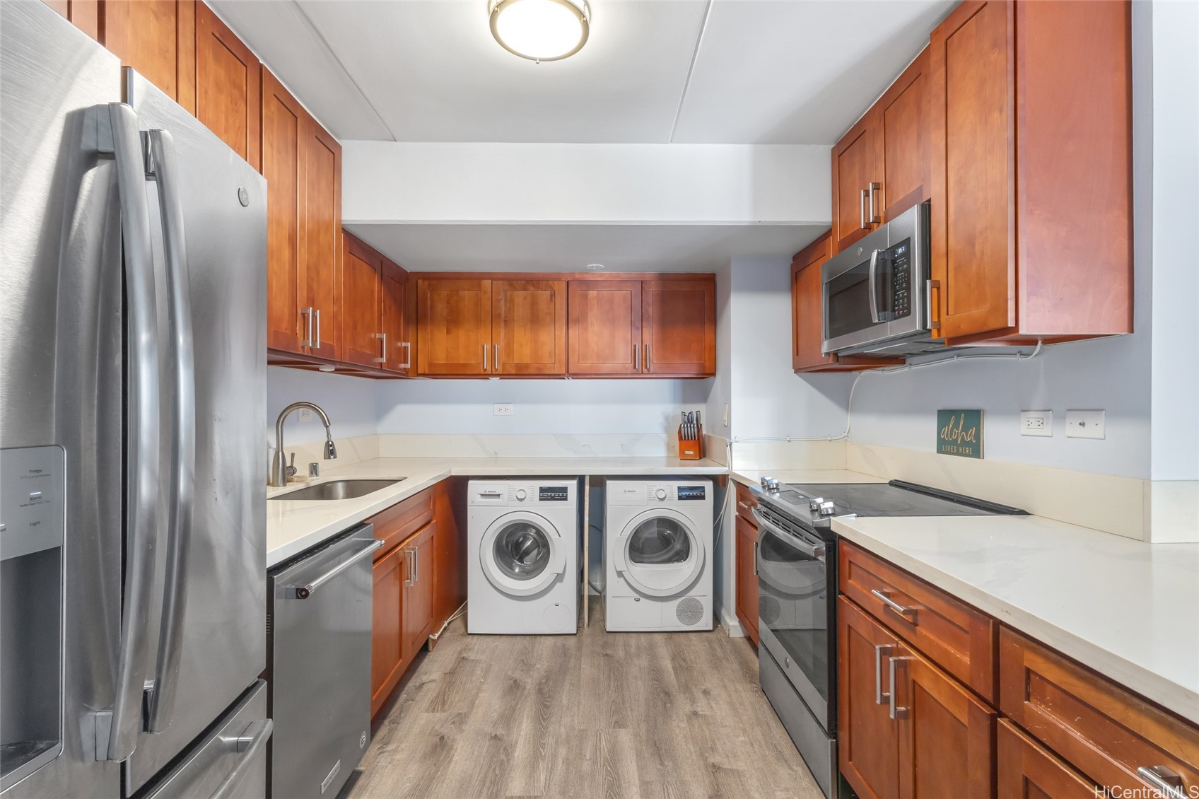 Honolulu, Hawaii, 96815, United States, 2 Bedrooms Bedrooms, ,2 BathroomsBathrooms,Residential,For Sale,1926307