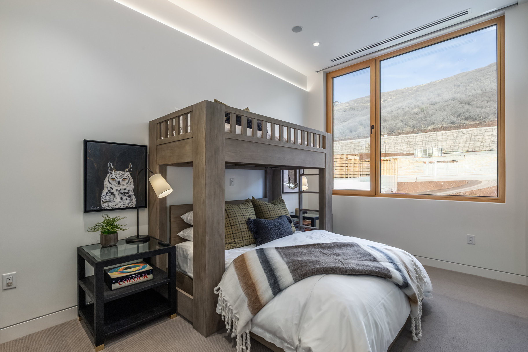  Furnished 5-bedroom Penthouse at Founder