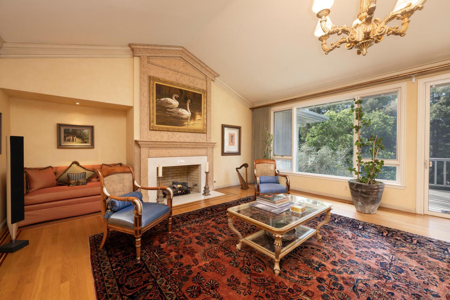 Hillsborough, California, 94010, United States, 4 Bedrooms Bedrooms, ,6 BathroomsBathrooms,Residential,For Sale,1941061