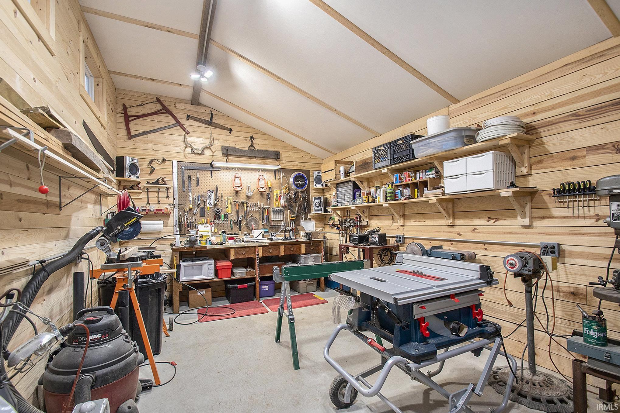 Shipshewana, Indiana, 46565, United States, 2 Bedrooms Bedrooms, ,3 BathroomsBathrooms,Residential,For Sale,1982813